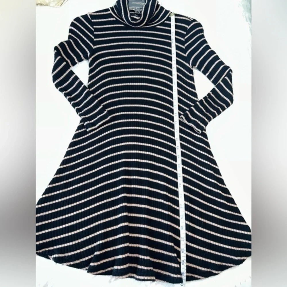 American‎ Eagle — Soft & Sexy ribbed turtleneck dress, black & camel, sz XSMALL